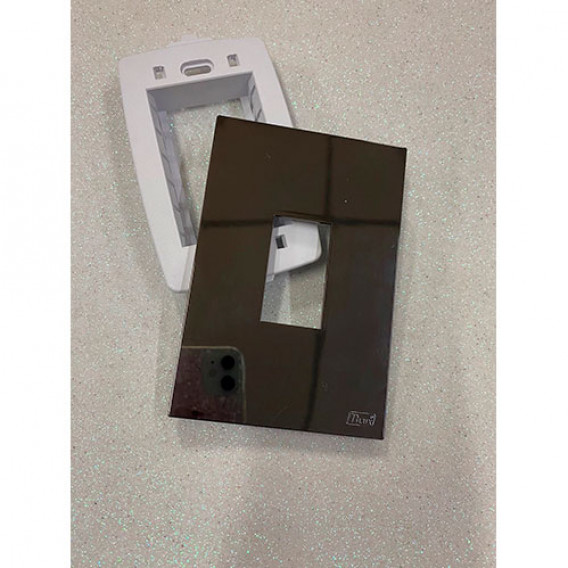 Placa p/ 1 Interruptor Vertical 4x2 - Recta Espelhada Fume Placa p/ 1 Interruptor Vertical 4x2 - Recta Espelhada Fume